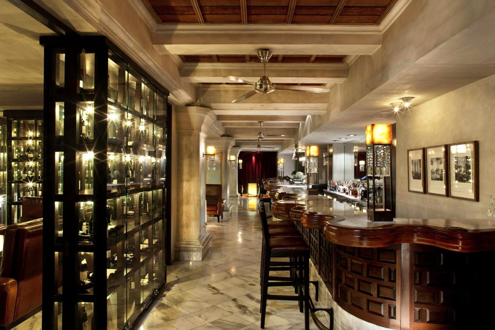 Hotel The Westin Kuala Lumpur Esterno foto The bar at the Mandarin Oriental, Bangkok